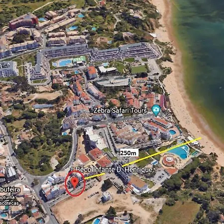 #007 Foxy W By Holidays *