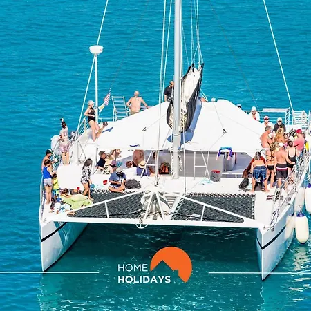 #007 Foxy W By Holidays